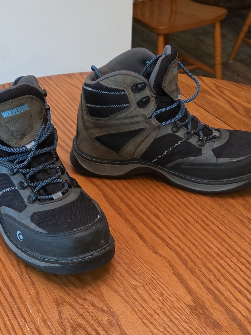 Wolverine Men's Gray and Black Waterproof Hiking Boots with Blue Accents S 9.5